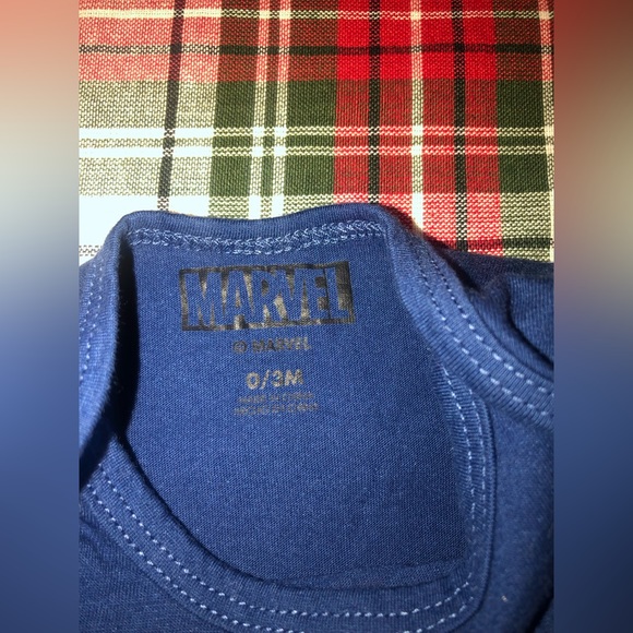 Captain America onesie - Picture 2 of 2